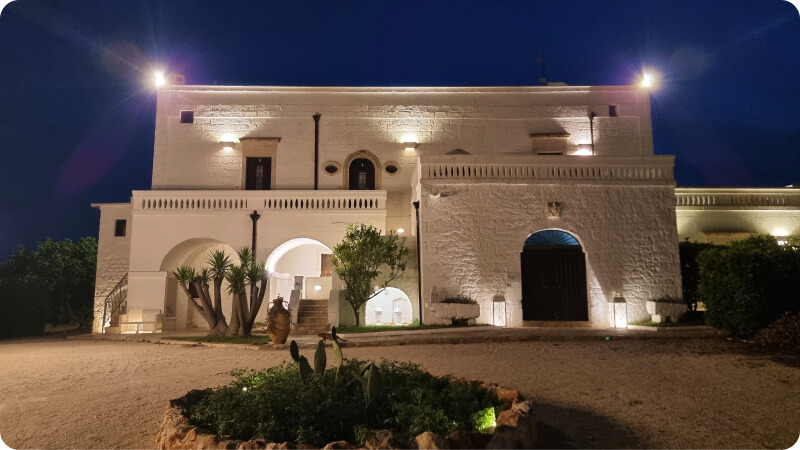 Masseria Donna Nina at night